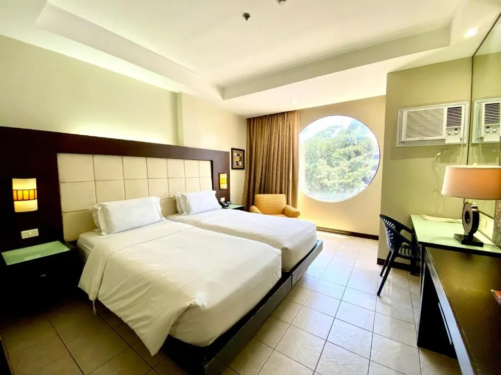 Circle Inn Hotel & Suites Bacolod