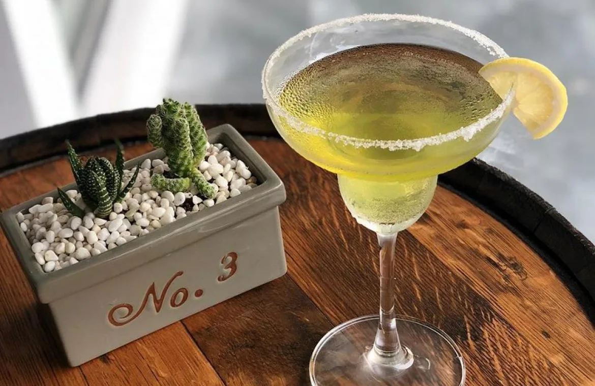 Pura Vida Wine Bar and Gourmet